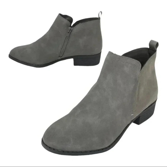 Sun + Stone Cadee Grey Faux Leather Womens Booties - Picture 9 of 11
